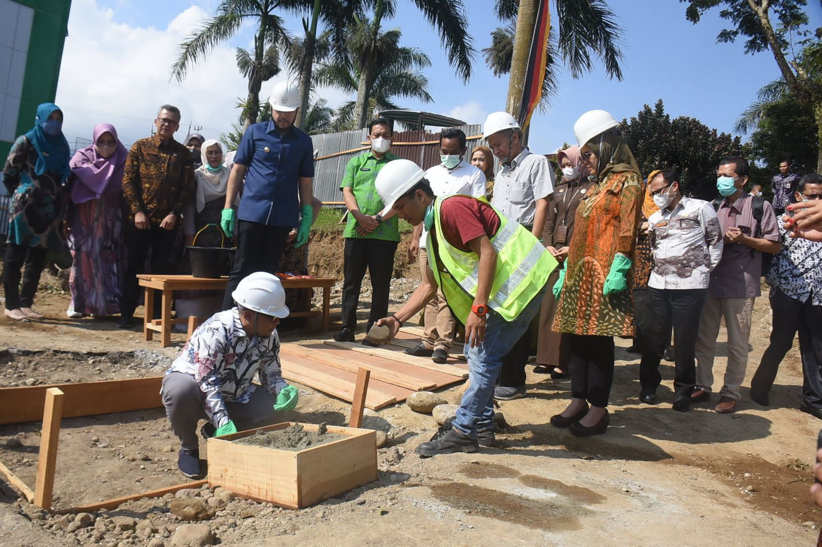 Wako Fadly Amran Letakkan Batu Pertama Pembangunan Gedung NICU