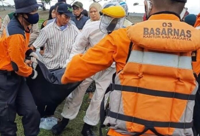 Korban Terseret ombak