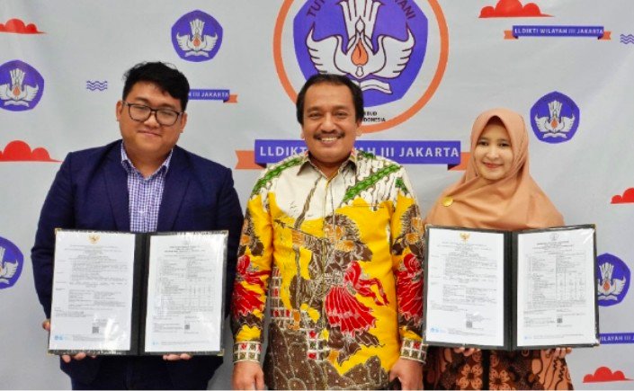 Sabet Gelar Profesor di Usia 33, Ibnu Sina Chandranegara Jadi Guru Besar Hukum Termuda di Indonesia!