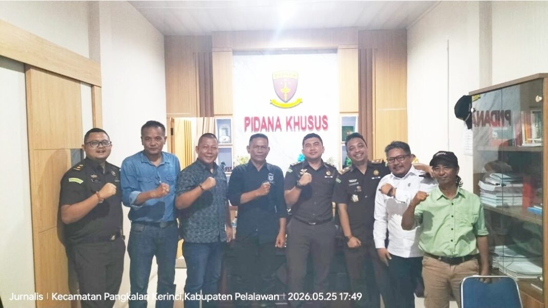 Hukum