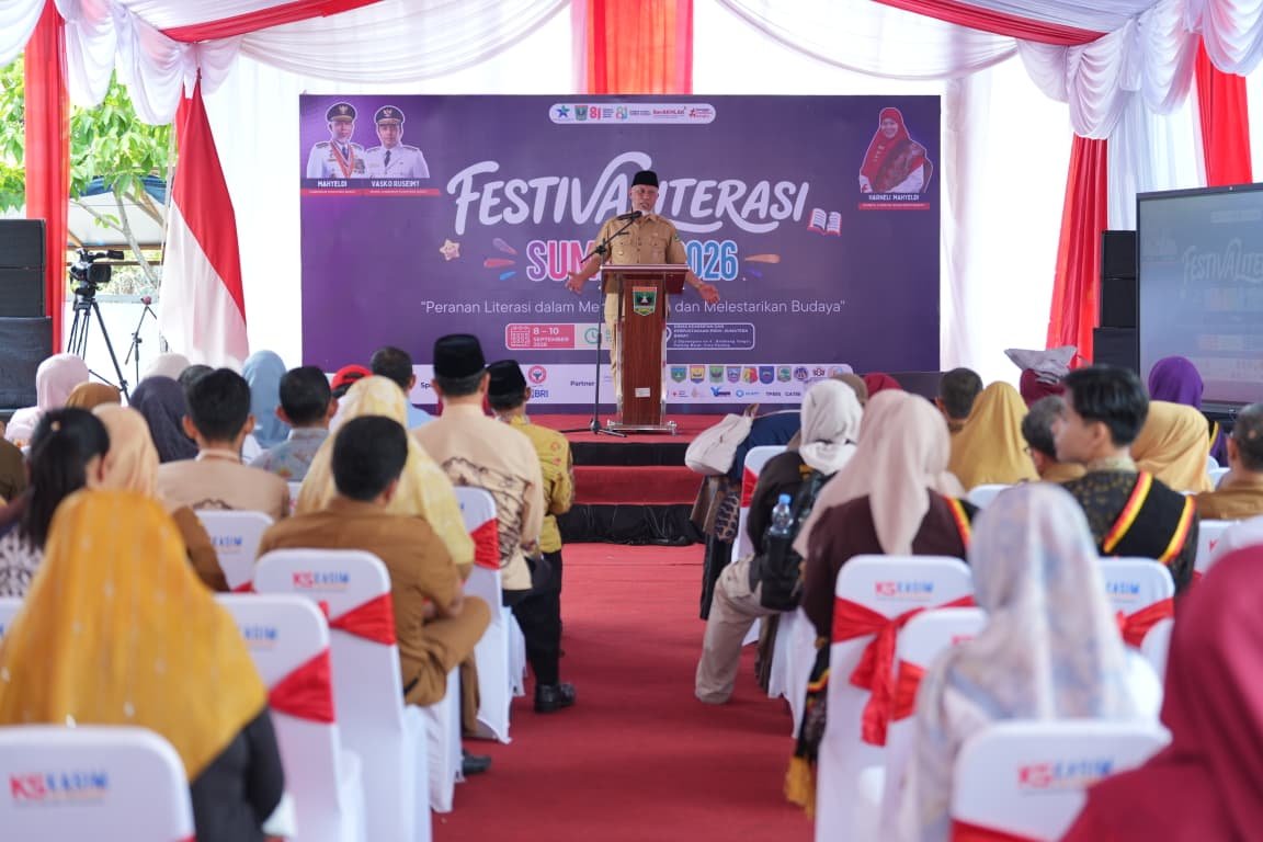 Gubernur Buka Festival Literasi Sumbar 2026, Dorong Literasi Jadi Gerakan Menjaga Alam dan Budaya
