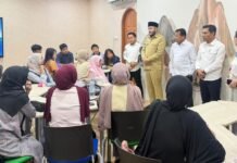Wali Kota Padang Kunjungi Mahasiswa Penerima Beasiswa Padang Juara di UNP